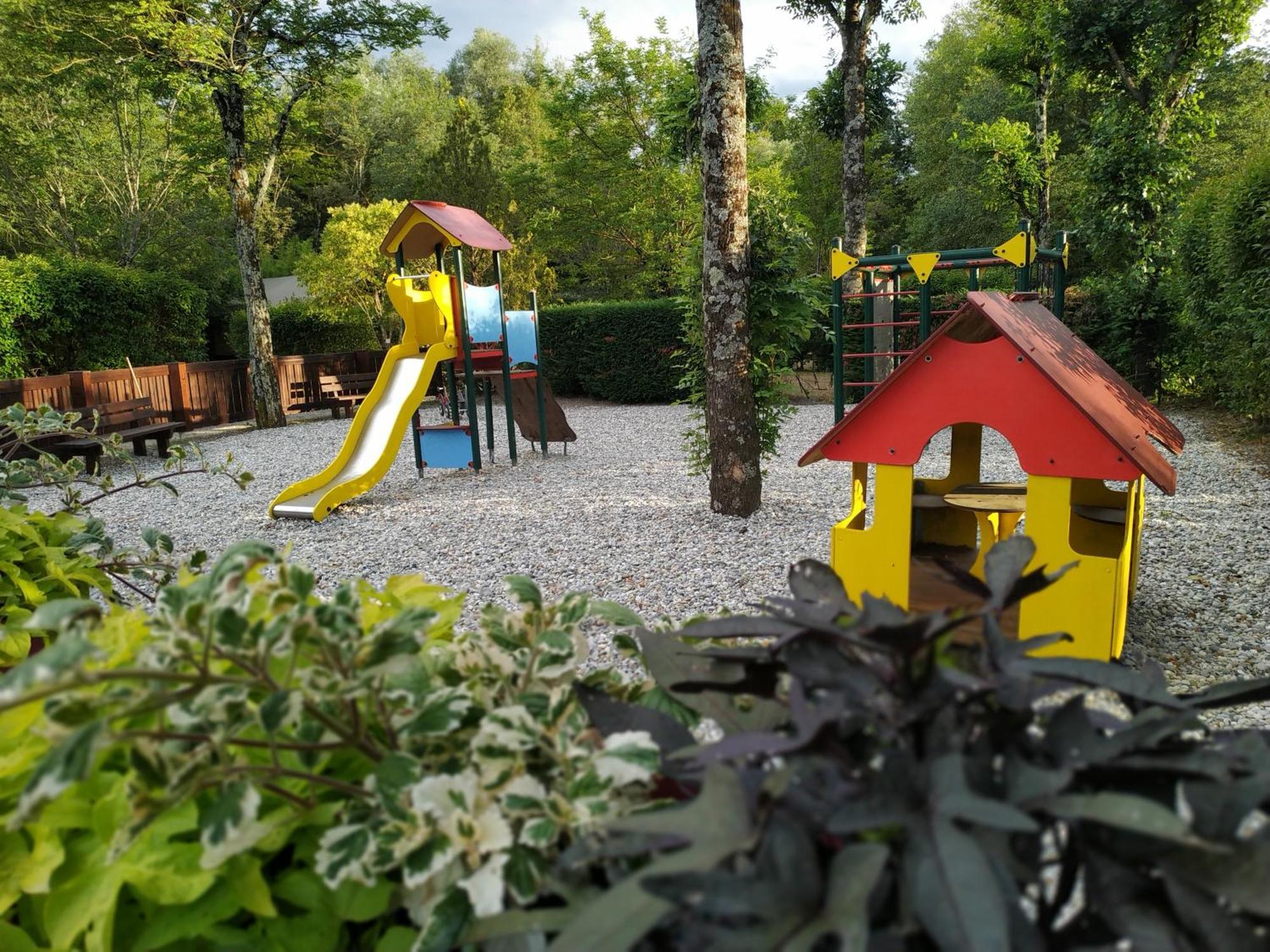 Camping La Digue Chauzon Exterior foto